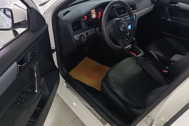 Used Volkswagen Gran Lavida 2013 1.6L Automatic Comfort Model Driver Seat