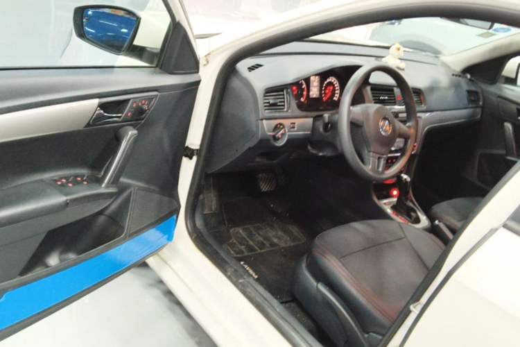 Used Volkswagen Gran Lavida 2013 1.6L Automatic Fashion Model Driver Seat