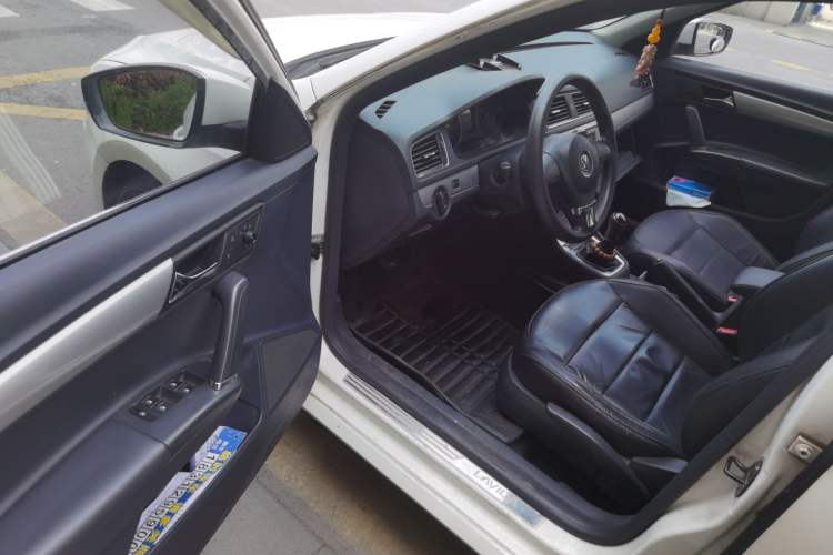 Used Volkswagen Gran Lavida 2013 1.4 TSI Manual Comfort Model Driver Seat