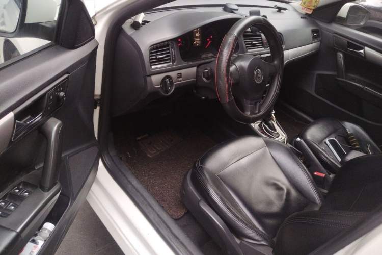 Used Volkswagen Gran Lavida 2013 1.6L Automatic Fashion Model Driver Seat