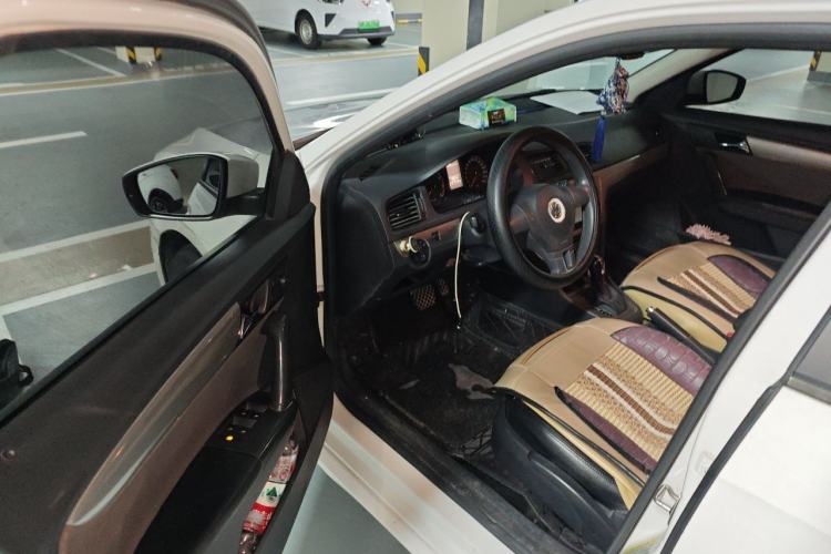 Used Volkswagen Gran Lavida 2013 1.6L Automatic Fashion Model Driver Seat