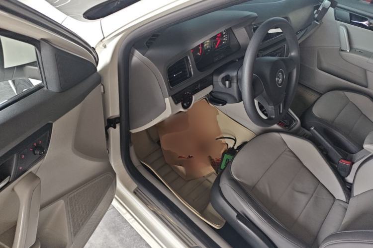 Used Volkswagen Gran Lavida 2013 1.6L Automatic Comfort Model Driver Seat