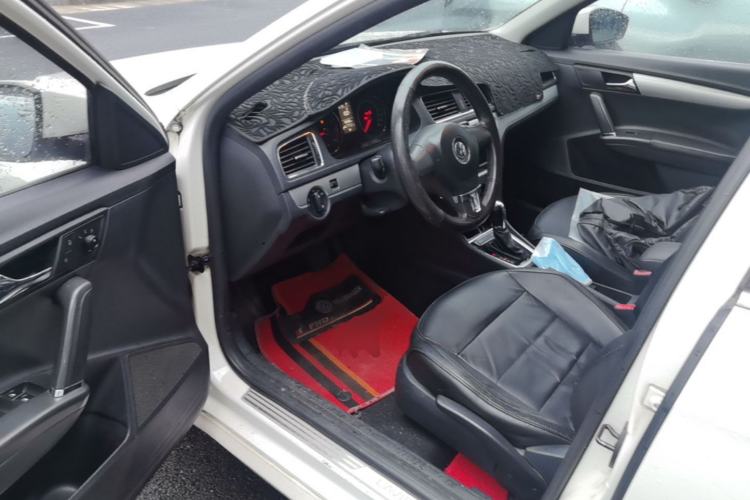 Used Volkswagen Gran Lavida 2013 1.4 TSI Automatic Comfort Model Driver Seat