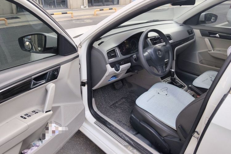 Used Volkswagen Gran Lavida 2013 1.4 TSI Automatic Comfort Model Driver Seat