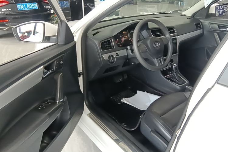Used Volkswagen Gran Lavida 2013 1.4 TSI Automatic Comfort Model Driver Seat