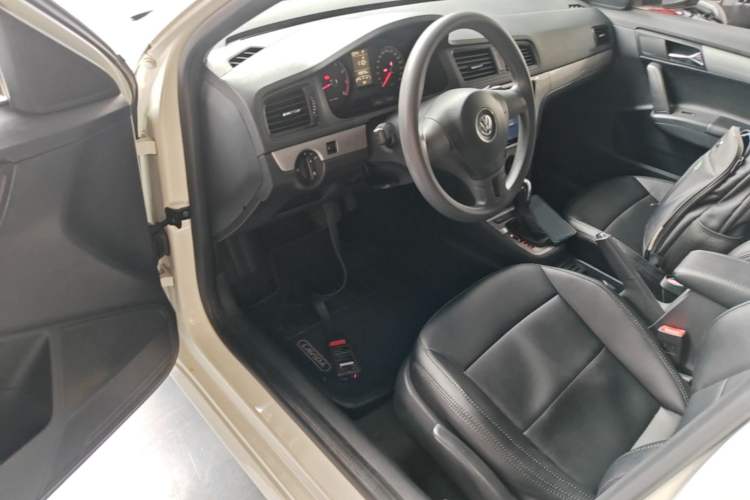 Used Volkswagen Gran Lavida 2013 1.6L Automatic Fashion Model Driver Seat