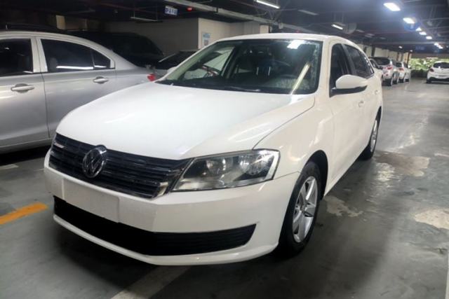 Used Volkswagen Gran Lavida 2013 1.6L Manual Fashion Model