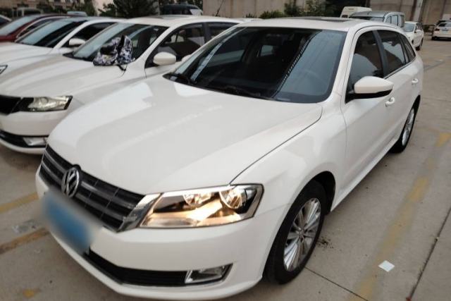Ojetý Volkswagen Gran Lavida 2013 1.4 TSI Automatic Comfort Model