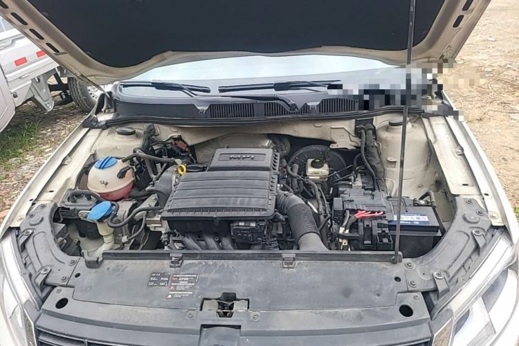 Used Volkswagen Gran Lavida 2013 1.6L Automatic Comfort Model Engine Bay