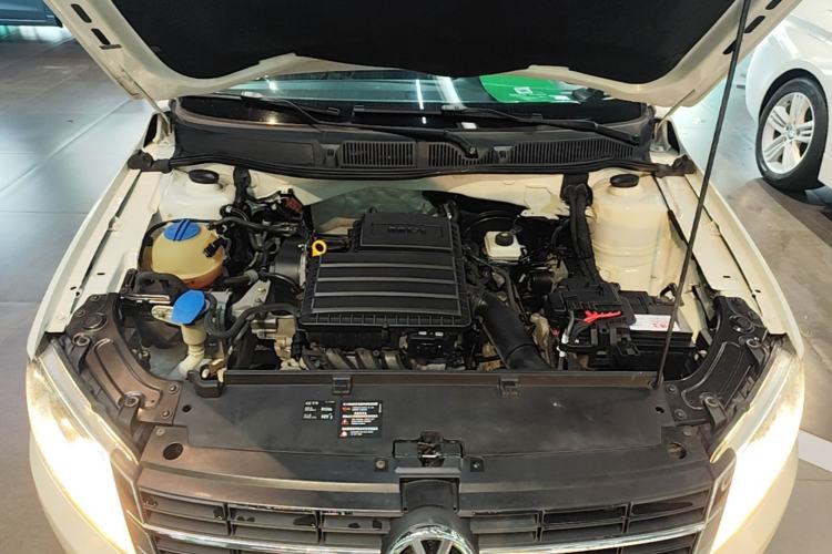 Used Volkswagen Gran Lavida 2013 1.6L Automatic Fashion Model Engine Bay