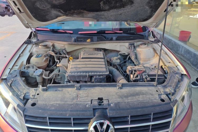 Used Volkswagen Gran Lavida 2013 1.6L Automatic Comfort Model Engine Bay