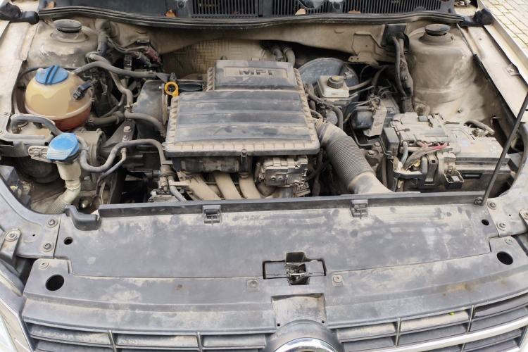 Used Volkswagen Gran Lavida 2013 1.6L Manual Comfort Model Engine Bay