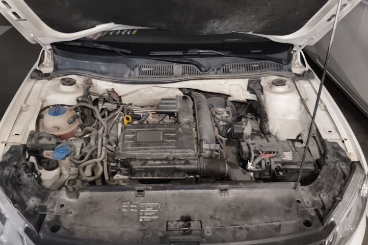 Used Volkswagen Gran Lavida 2013 1.4 TSI Automatic Comfort Model Engine Bay