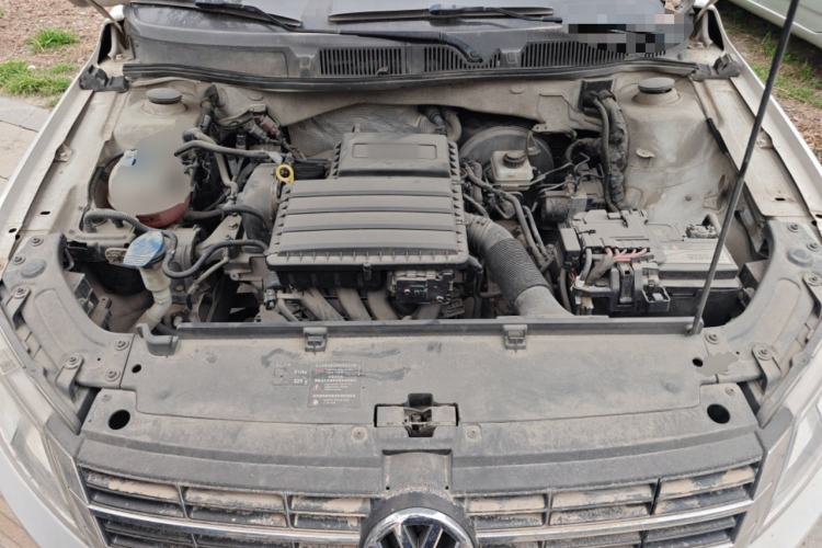 Used Volkswagen Gran Lavida 2013 1.6L Automatic Comfort Model Engine Bay