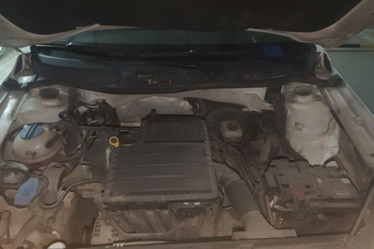 Used Volkswagen Gran Lavida 2013 1.6L Automatic Comfort Model Engine Bay
