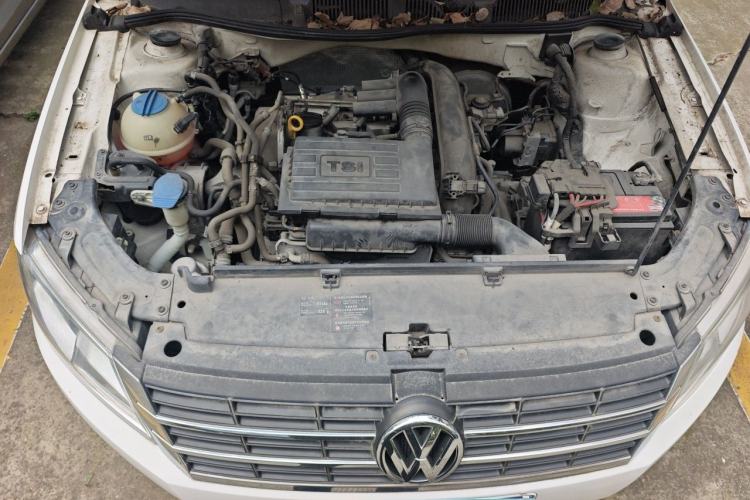 Used Volkswagen Gran Lavida 2013 1.4 TSI Automatic Comfort Model Engine Bay
