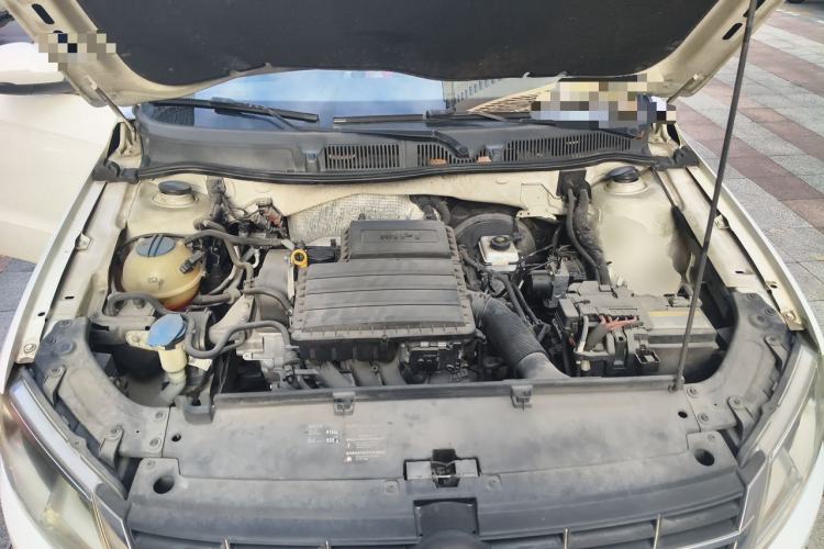 Used Volkswagen Gran Lavida 2013 1.6L Automatic Comfort Model Engine Bay