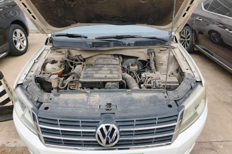Used Volkswagen Gran Lavida 2013 1.6L Automatic Luxury Model Engine Bay