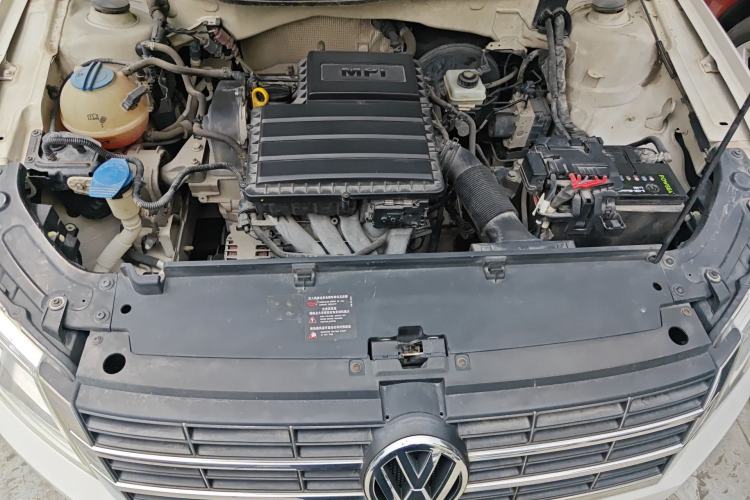 Used Volkswagen Gran Lavida 2013 1.6L Manual Comfort Model Engine Bay