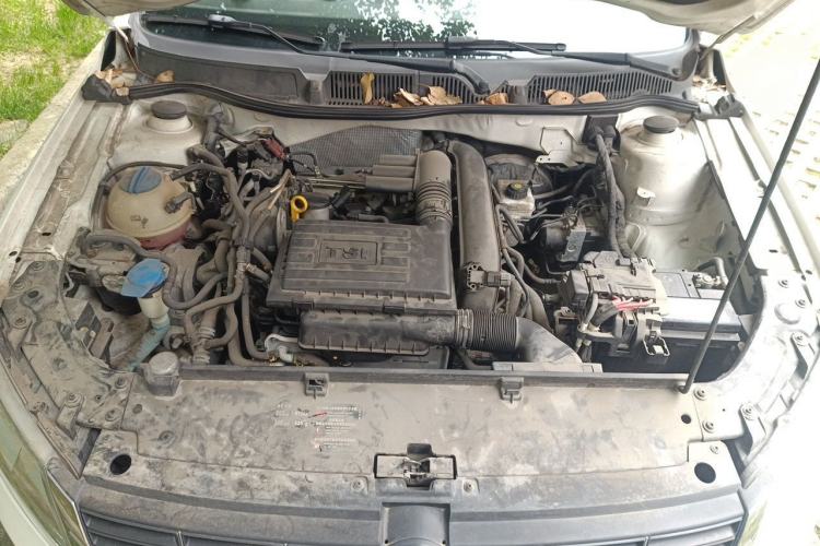 Used Volkswagen Gran Lavida 2013 1.4 TSI Manual Comfort Model Engine Bay