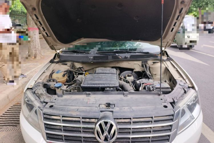 Used Volkswagen Gran Lavida 2013 1.6L Automatic Fashion Model Engine Bay