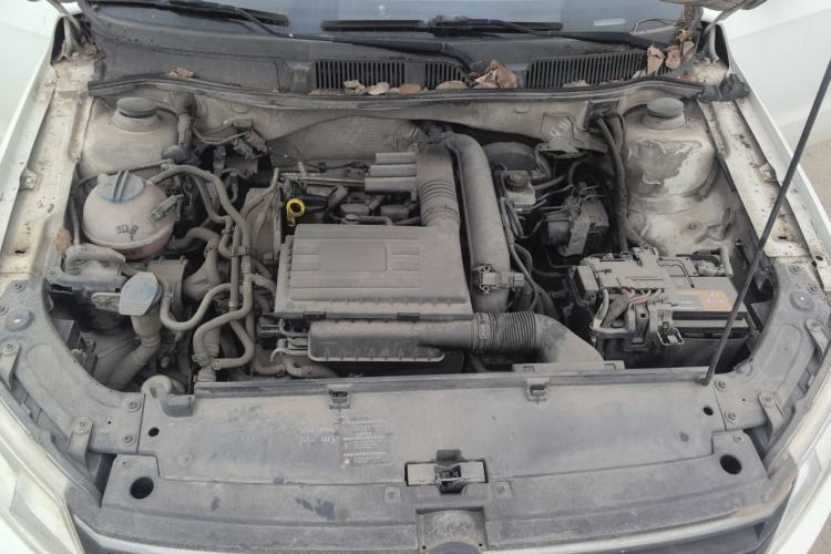 Used Volkswagen Gran Lavida 2013 1.4 TSI Manual Comfort Model Engine Bay