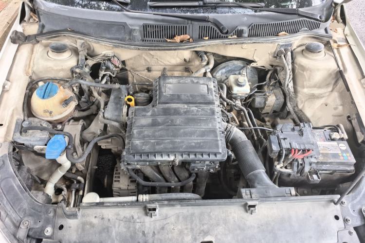 Used Volkswagen Gran Lavida 2013 1.6L Automatic Comfort Model Engine Bay