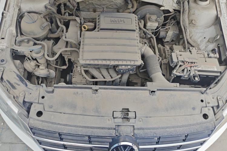 Used Volkswagen Gran Lavida 2013 1.6L Automatic Fashion Model Engine Bay