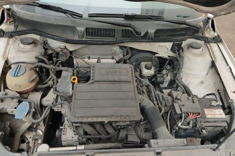 Used Volkswagen Gran Lavida 2013 1.6L Automatic Comfort Model Engine Bay