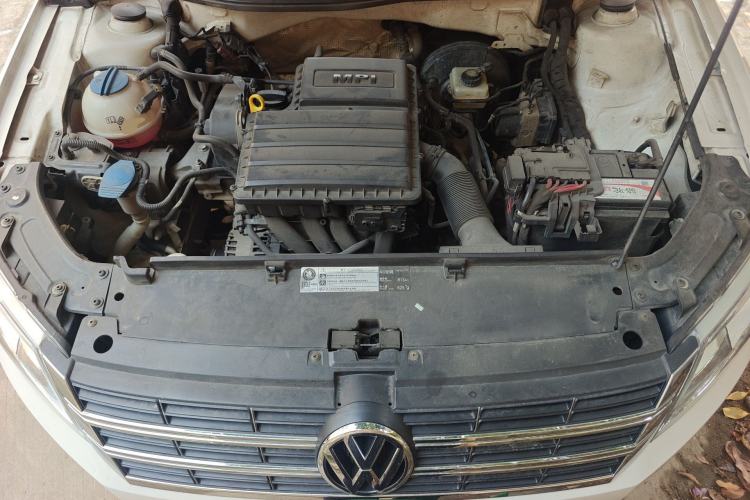 Used Volkswagen Gran Lavida 2013 1.6L Automatic Luxury Model Engine Bay
