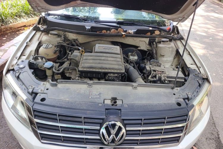 Used Volkswagen Gran Lavida 2013 1.6L Automatic Comfort Model Engine Bay