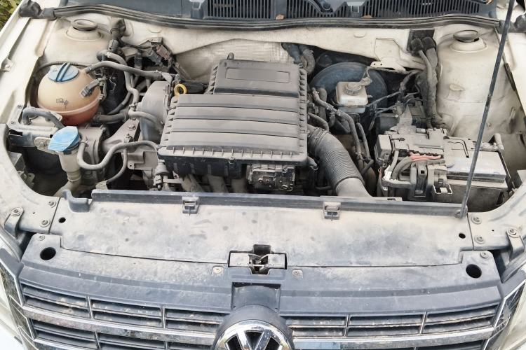 Used Volkswagen Gran Lavida 2013 1.6L Automatic Comfort Model Engine Bay