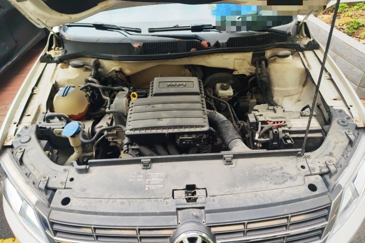 Used Volkswagen Gran Lavida 2013 1.6L Automatic Comfort Model Engine Bay