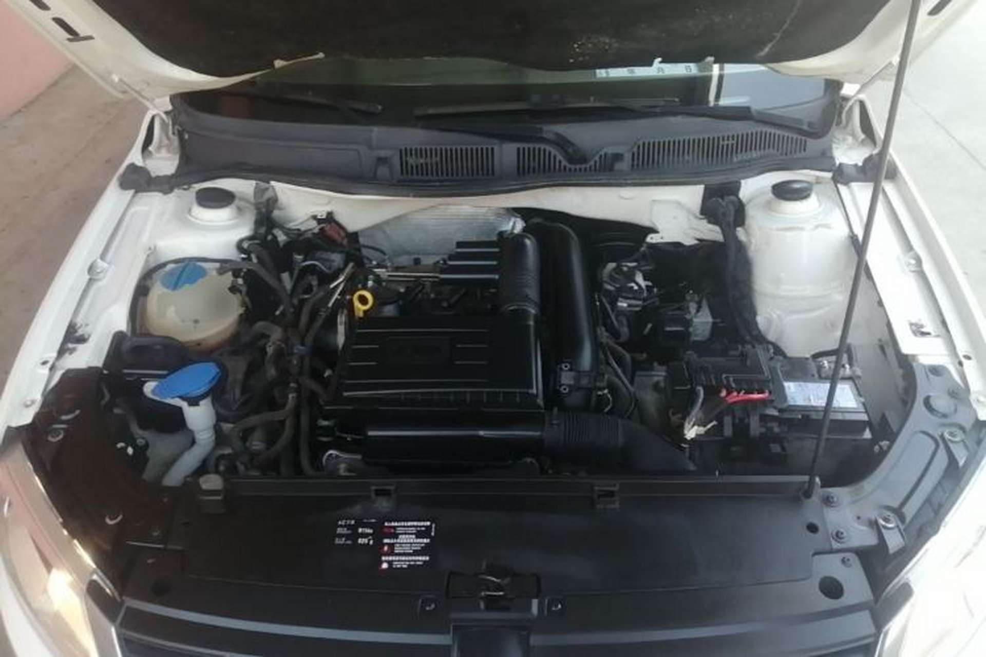 Used Volkswagen Gran Lavida 2013 1.4 TSI Automatic Comfort Model Engine Bay