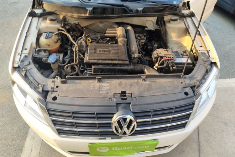Used Volkswagen Gran Lavida 2013 1.4 TSI Automatic Comfort Model Engine Bay