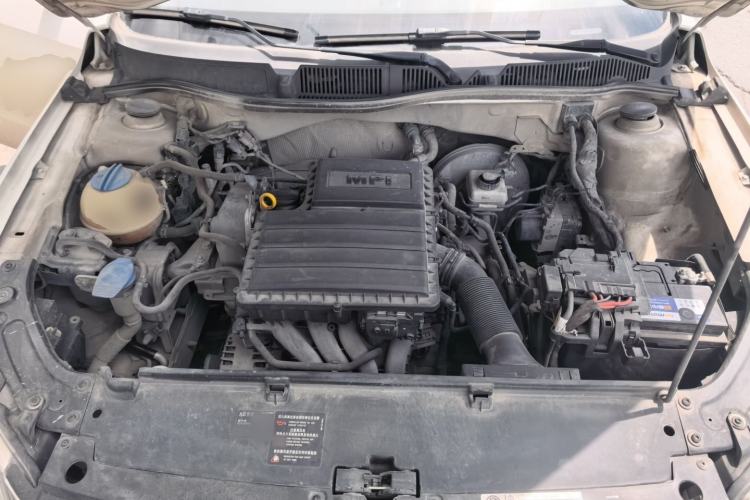 Used Volkswagen Gran Lavida 2013 1.6L Automatic Comfort Model Engine Bay