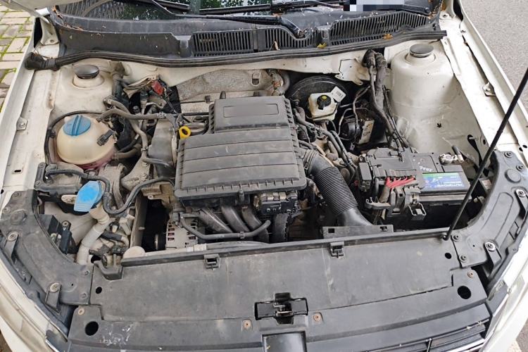 Used Volkswagen Gran Lavida 2013 1.6L Automatic Luxury Model Engine Bay