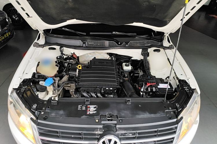 Used Volkswagen Gran Lavida 2013 1.6L Automatic Fashion Model Engine Bay