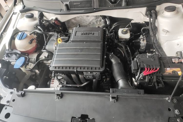 Used Volkswagen Gran Lavida 2013 1.6L Automatic Comfort Model Engine Bay