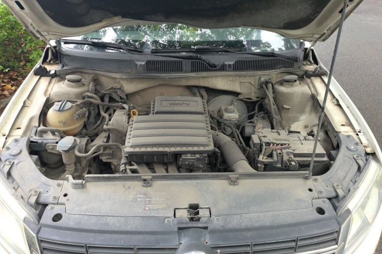 Used Volkswagen Gran Lavida 2013 1.6L Automatic Comfort Model Engine Bay