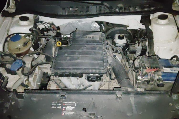 Used Volkswagen Gran Lavida 2013 1.6L Automatic Comfort Model Engine Bay