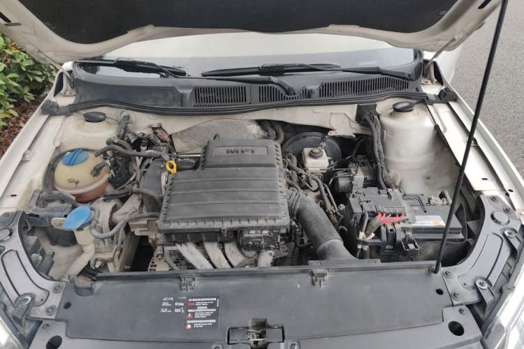 Used Volkswagen Gran Lavida 2013 1.6L Automatic Fashion Model Engine Bay