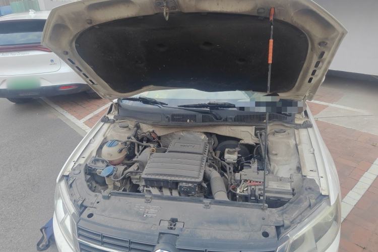 Used Volkswagen Gran Lavida 2013 1.6L Automatic Fashion Model Engine Bay