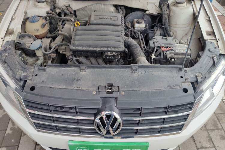 Used Volkswagen Gran Lavida 2013 1.6L Automatic Fashion Model Engine Bay
