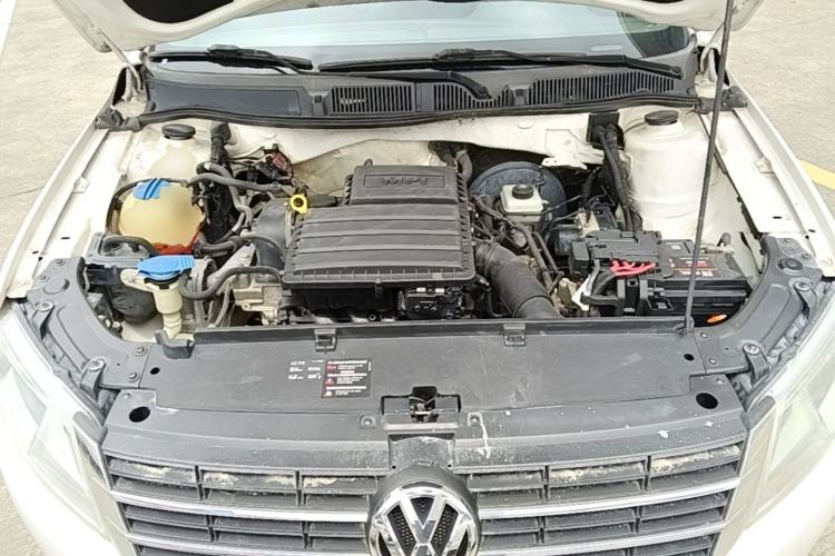 Used Volkswagen Gran Lavida 2013 1.6L Automatic Fashion Model Engine Bay