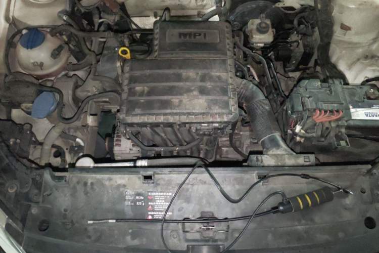 Used Volkswagen Gran Lavida 2013 1.6L Automatic Comfort Model Engine Bay