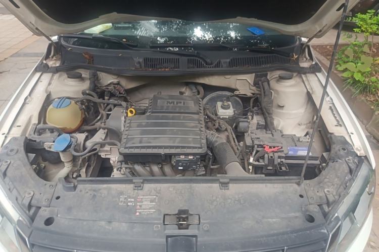 Used Volkswagen Gran Lavida 2013 1.6L Automatic Comfort Model Engine Bay