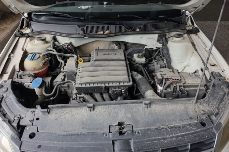 Used Volkswagen Gran Lavida 2013 1.6L Automatic Comfort Model Engine Bay