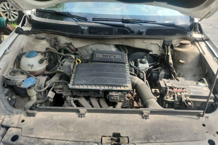 Used Volkswagen Gran Lavida 2013 1.6L Manual Comfort Model Engine Bay