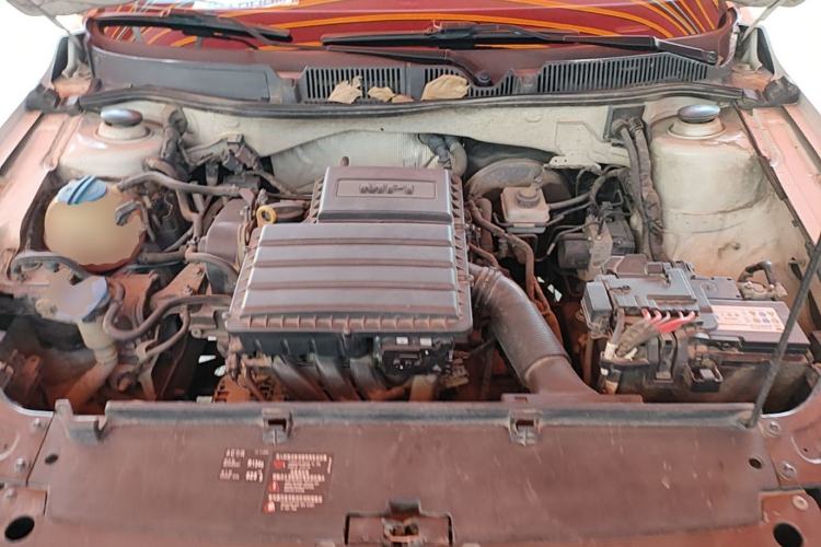 Used Volkswagen Gran Lavida 2013 1.6L Manual Comfort Model Engine Bay